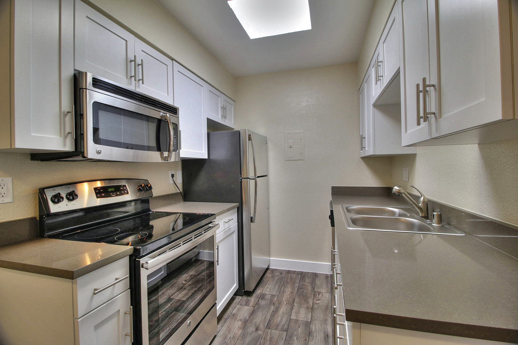 720 North Apartments photo 2